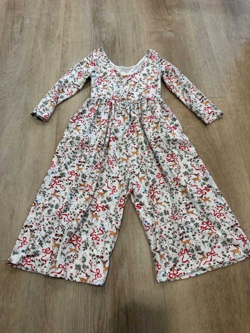 Sweet Honey 2T Bamboo Jumpsuit with Bows and Reindeer - Picture 3 of 4